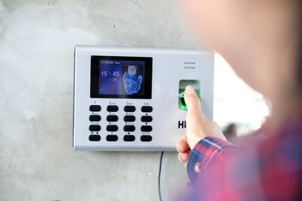 Dịch vụ lắp đặt máy chấm công